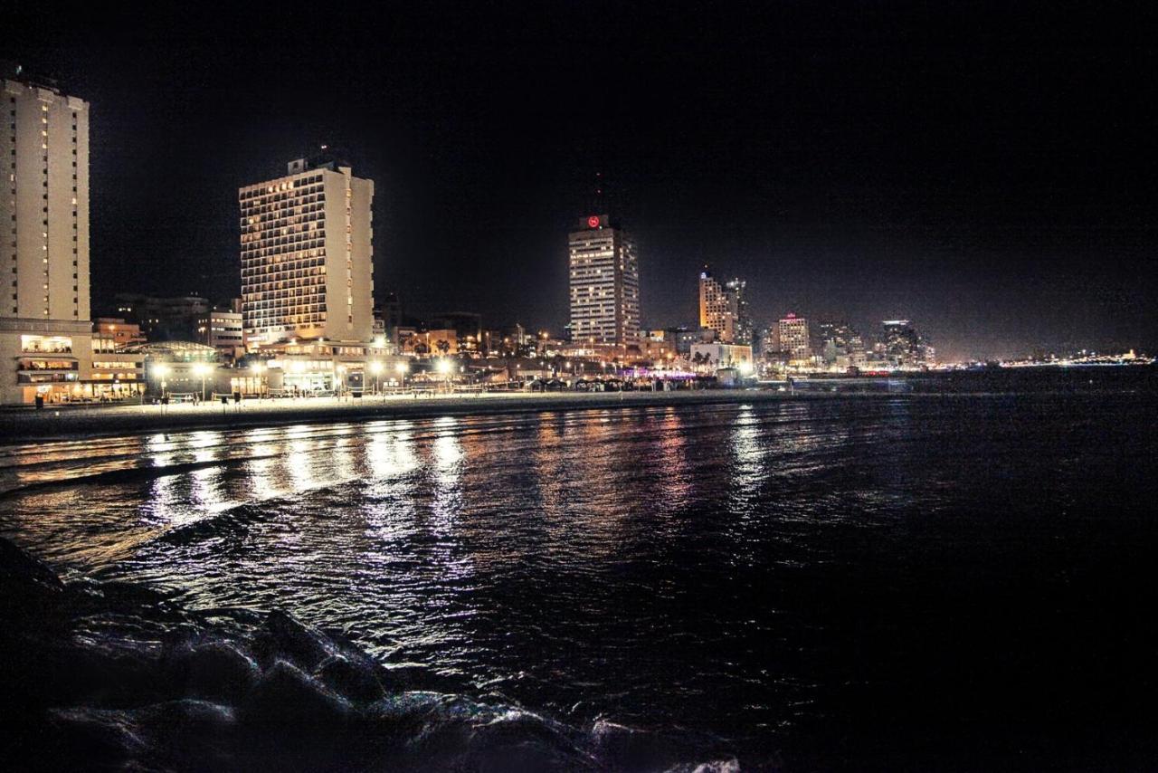 Brown Brut Seafront Hotel, A Member Of Brown Hotels Tel Aviv Exterior foto