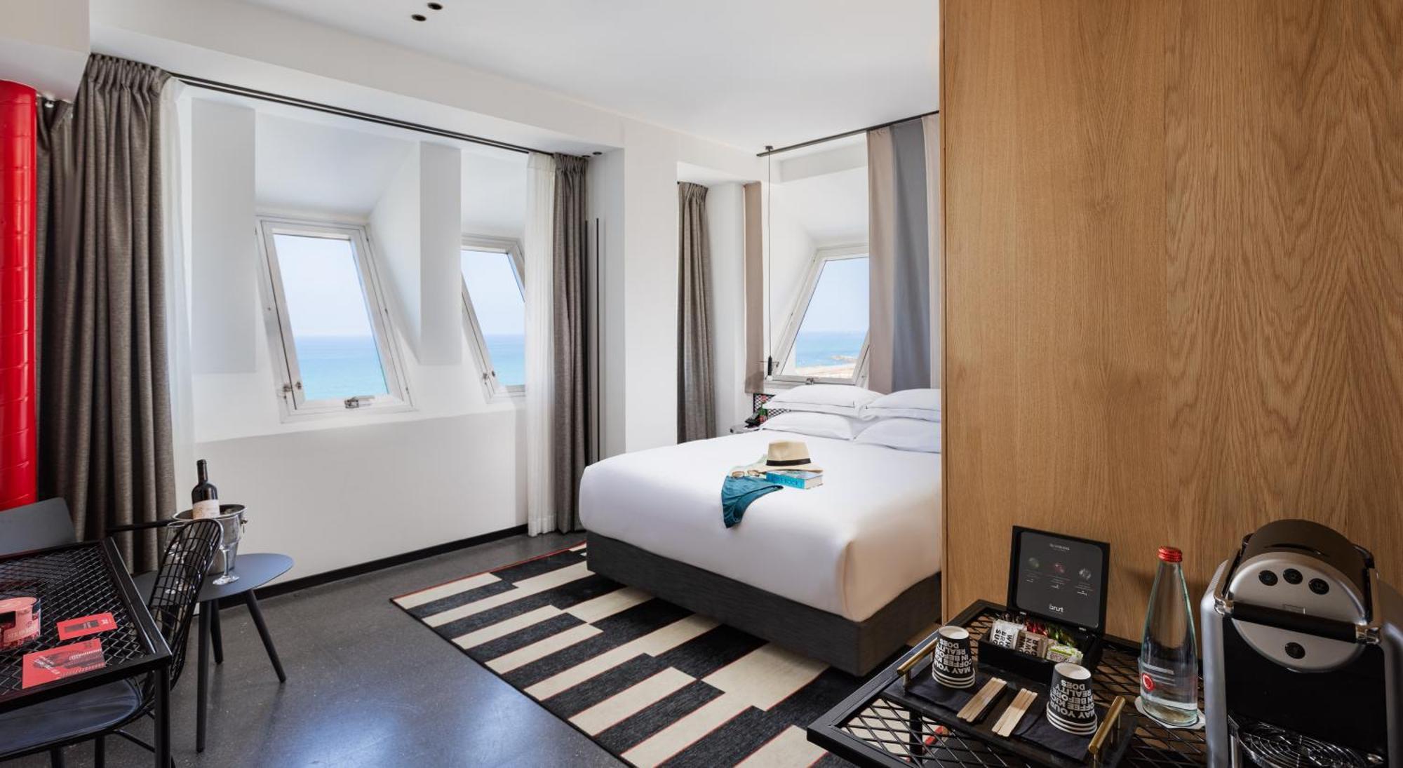 Brown Brut Seafront Hotel, A Member Of Brown Hotels Tel Aviv Exterior foto