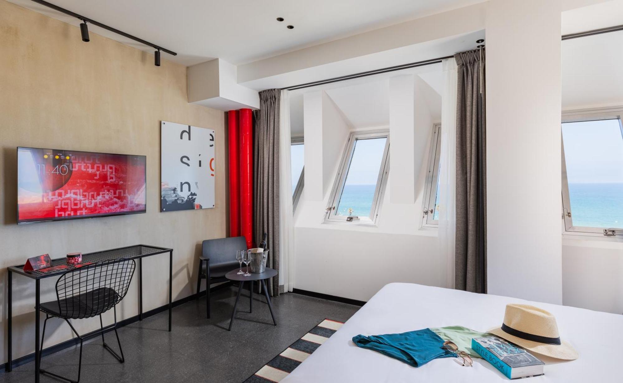 Brown Brut Seafront Hotel, A Member Of Brown Hotels Tel Aviv Quarto foto